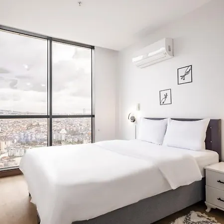 Charming Flat With View In Atasehir